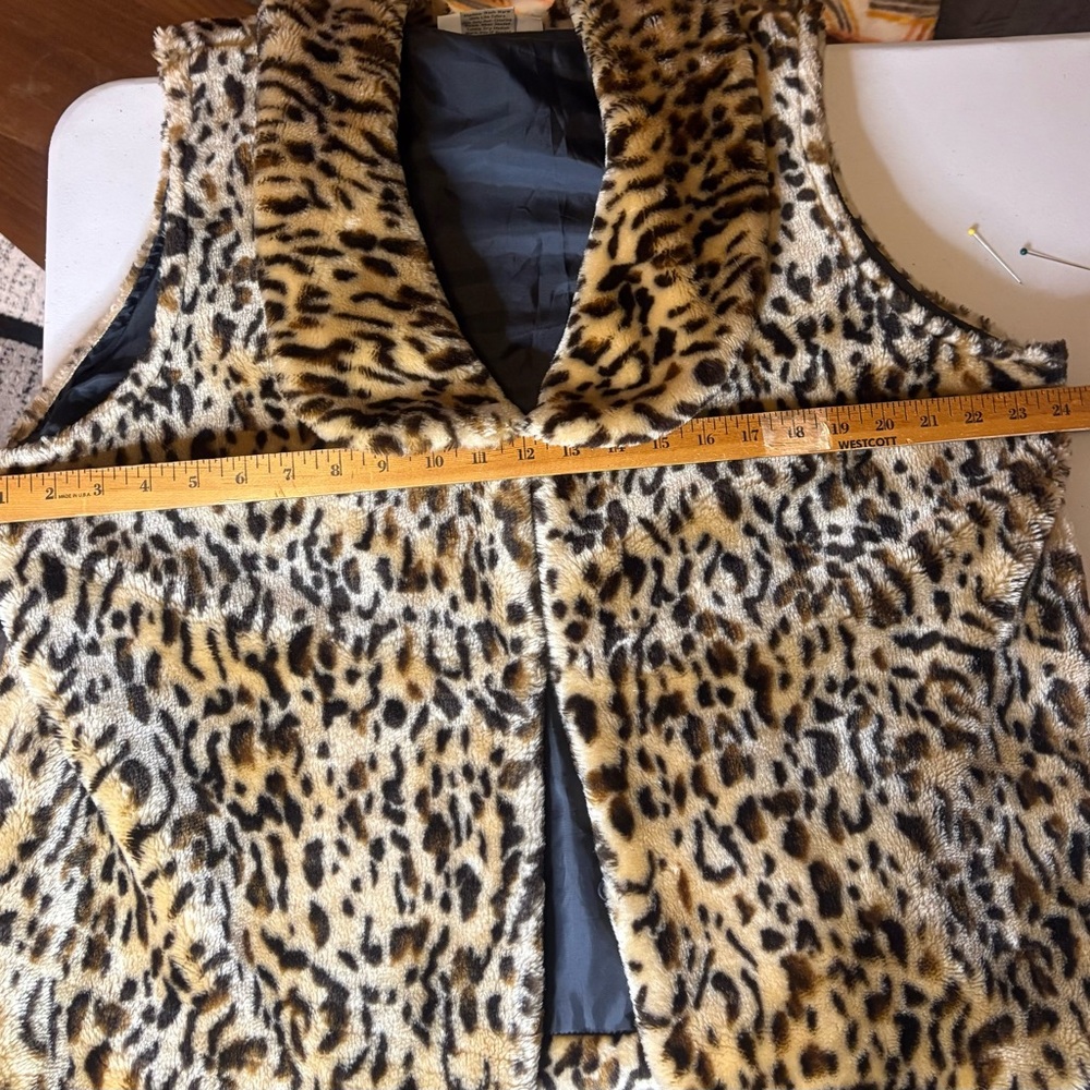 Vintage Leopard Print Faux Fur Vest - Picture 4 of 4